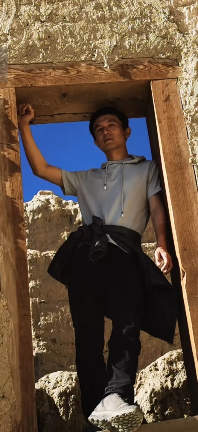 旅途中的张戈